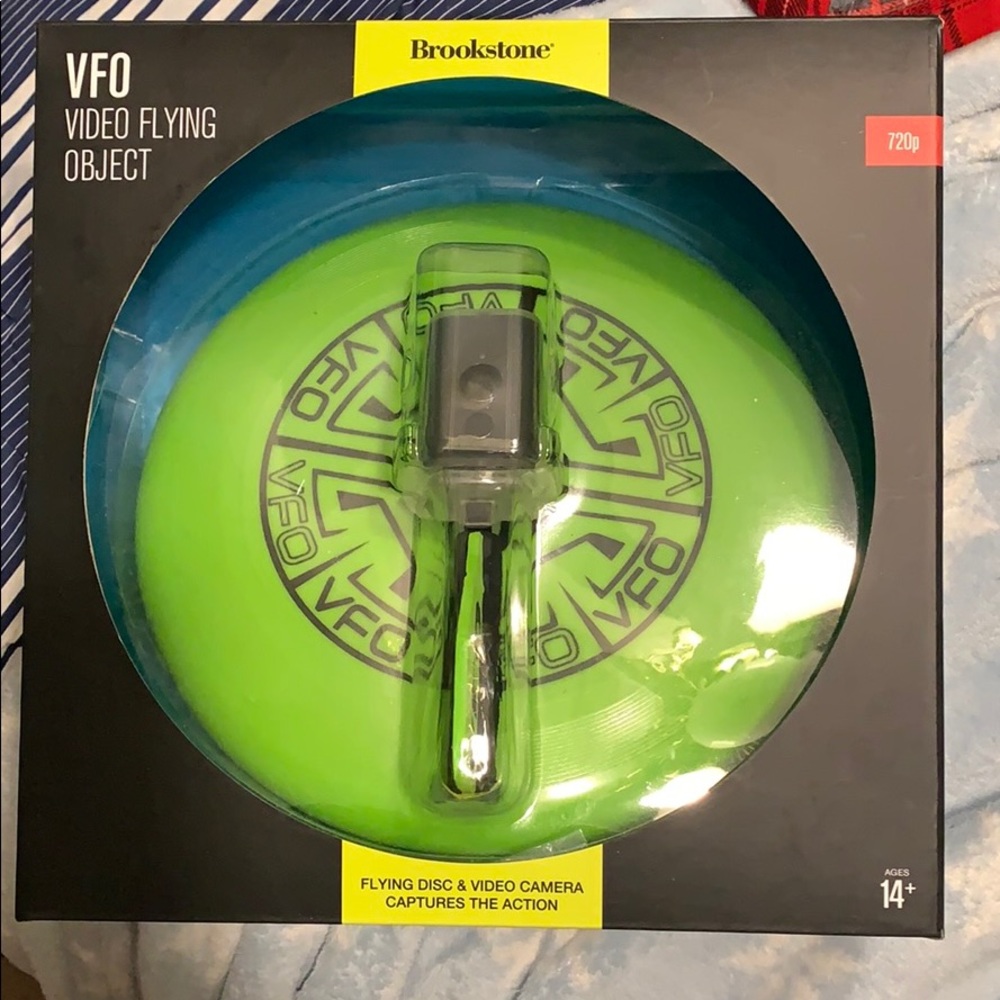 Brookstone video flying object frisbee with camera